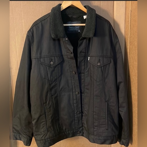 Levi's Other - Levi’s Strauss denim Sherpa lined jacket size XXL